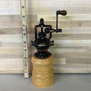 Vintage mounted spice mill
